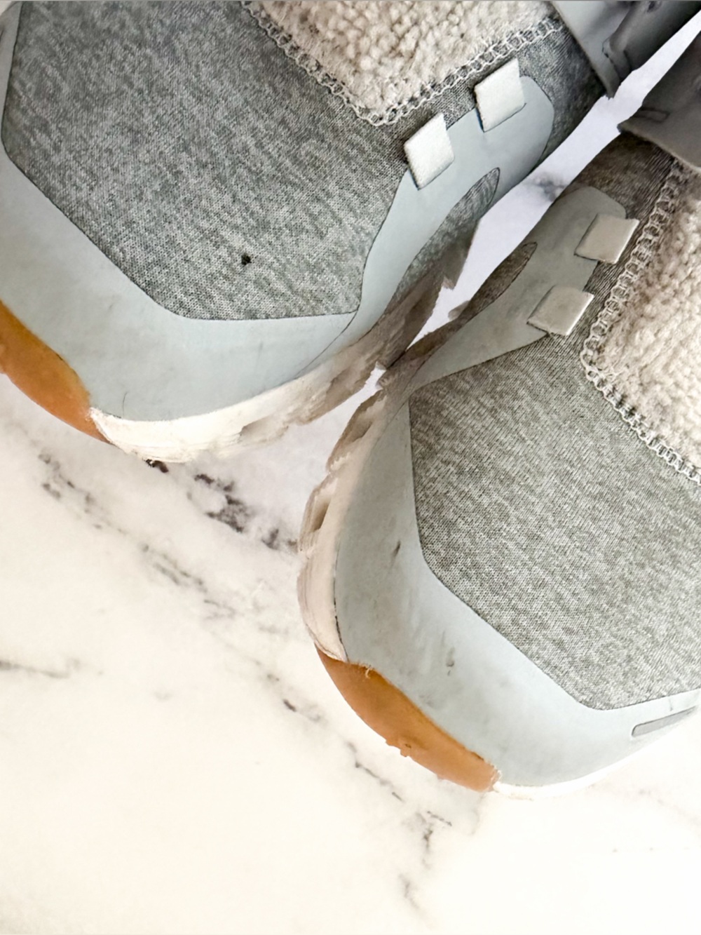 On Cloud Women’s Cloud 5 Sneakers in Terry/Glacier White - Picture 12 of 14